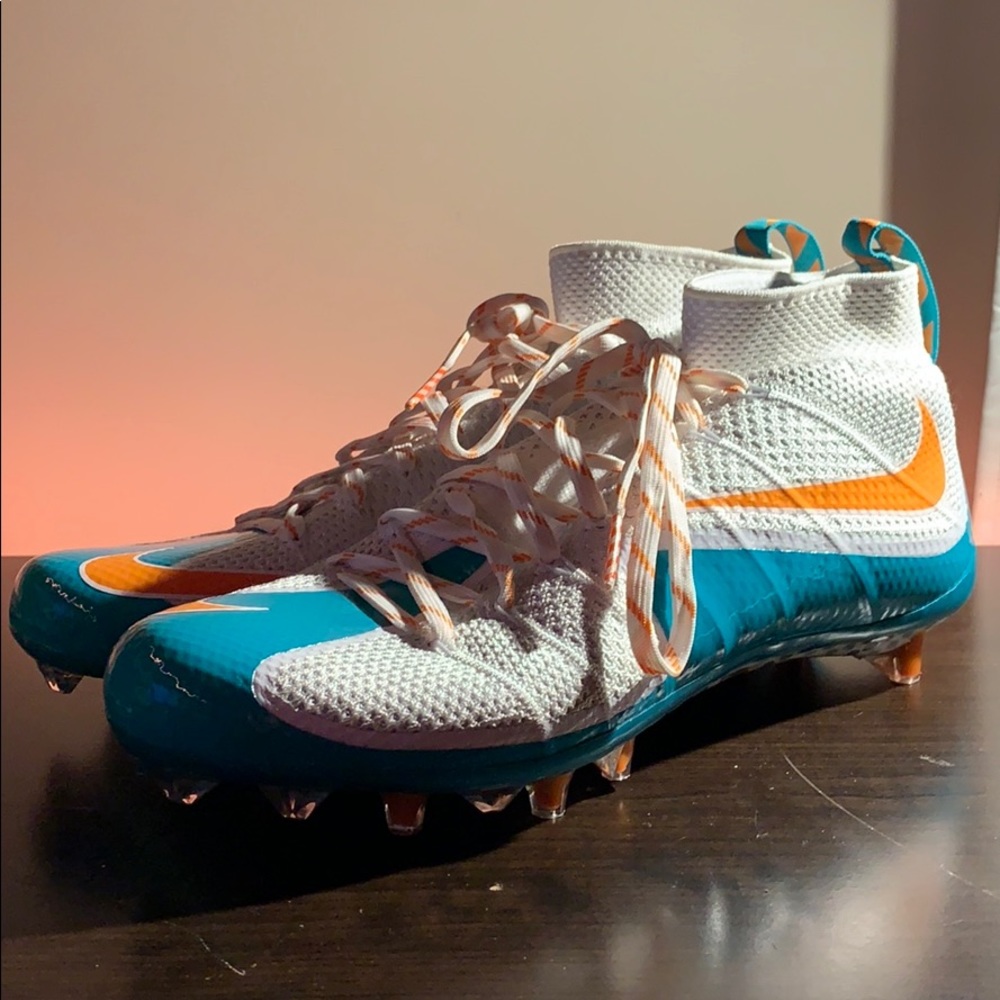Nike CUL8R cleats